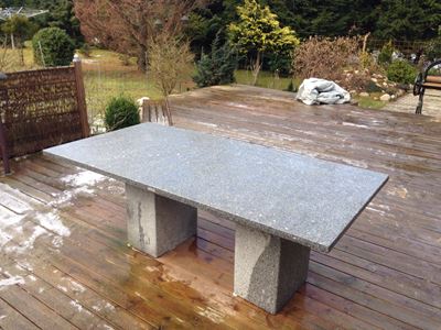 Granit havebord hus plus have