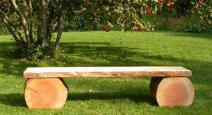 havebænk i natur