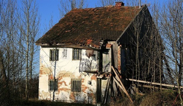 tilskud til nedrivning af forfaldent hus