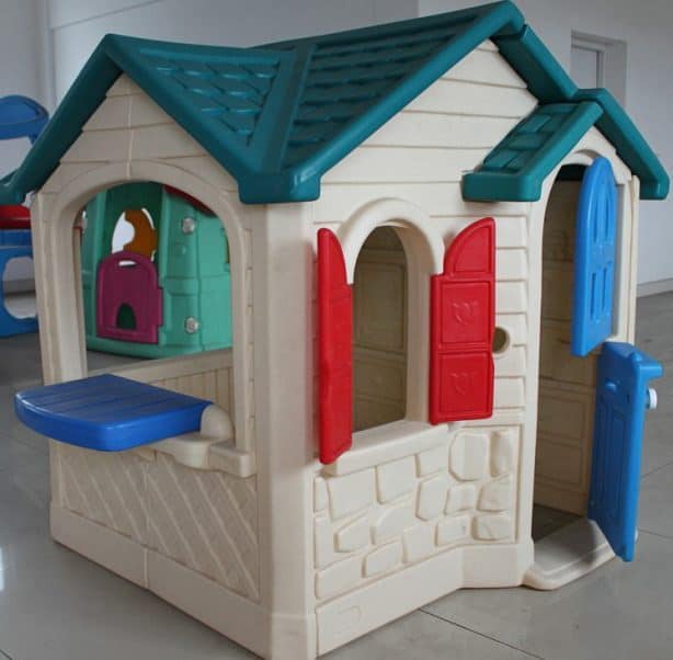 legehus af plastic